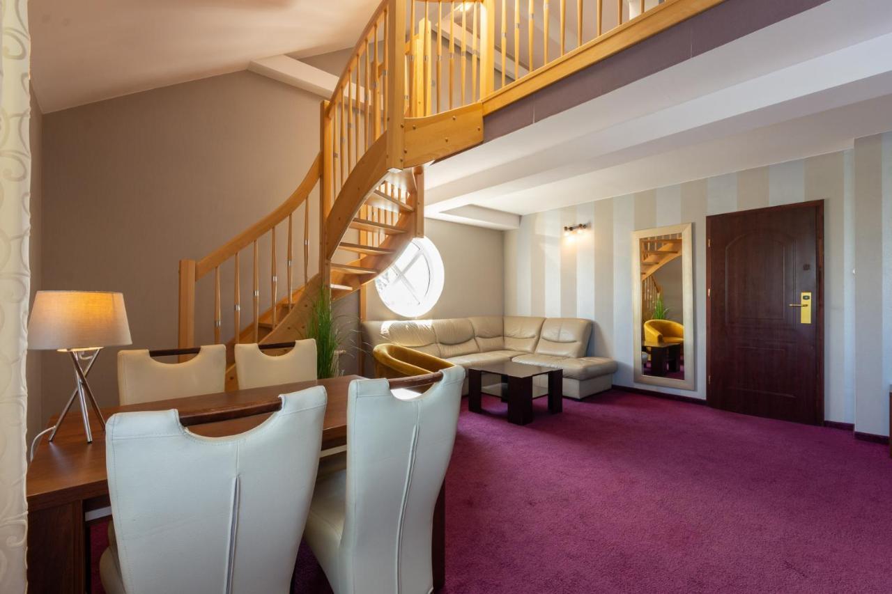 Hotel Jan Darlowko Luaran gambar