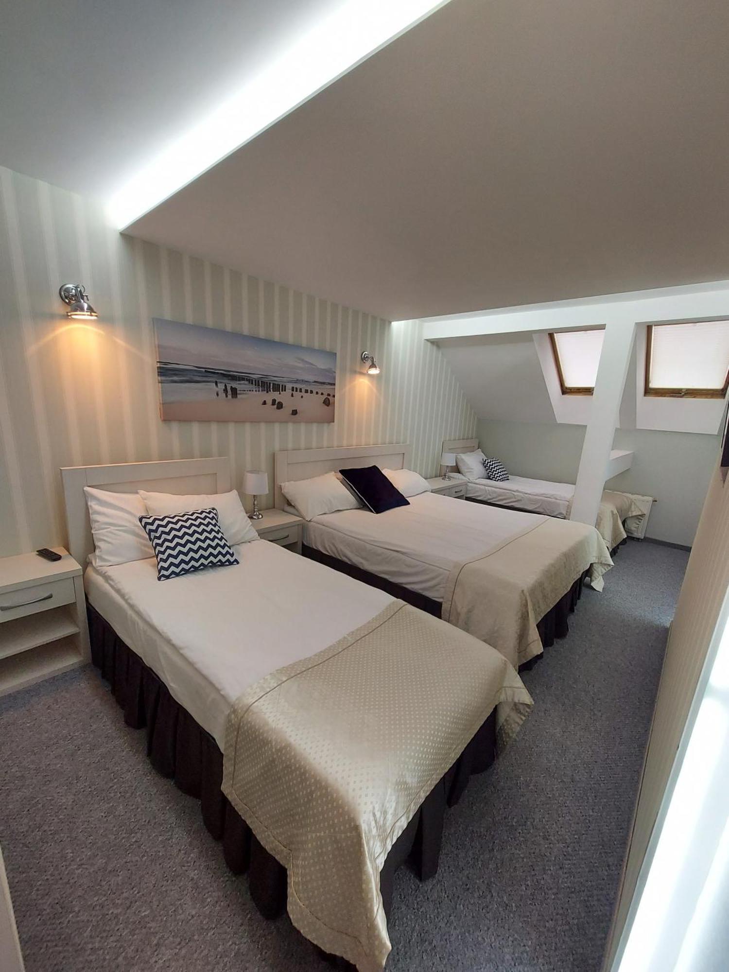 Hotel Jan Darlowko Luaran gambar